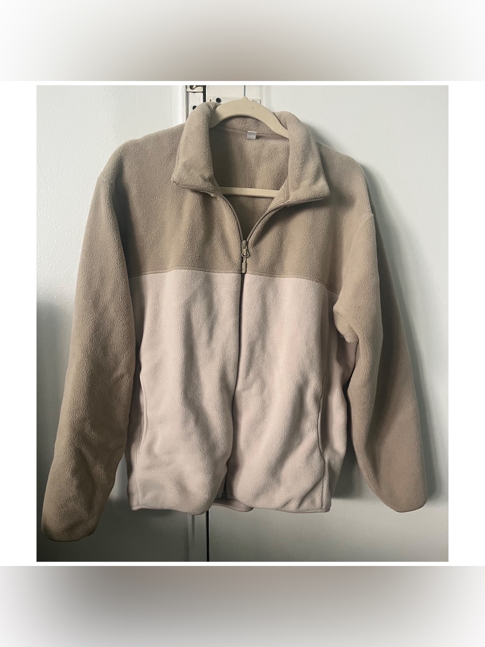 UNIQLO beige fleece sweater size M